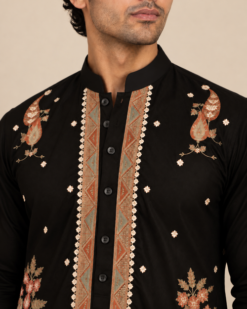 Zarqaan Black Embroidered Kurta Set